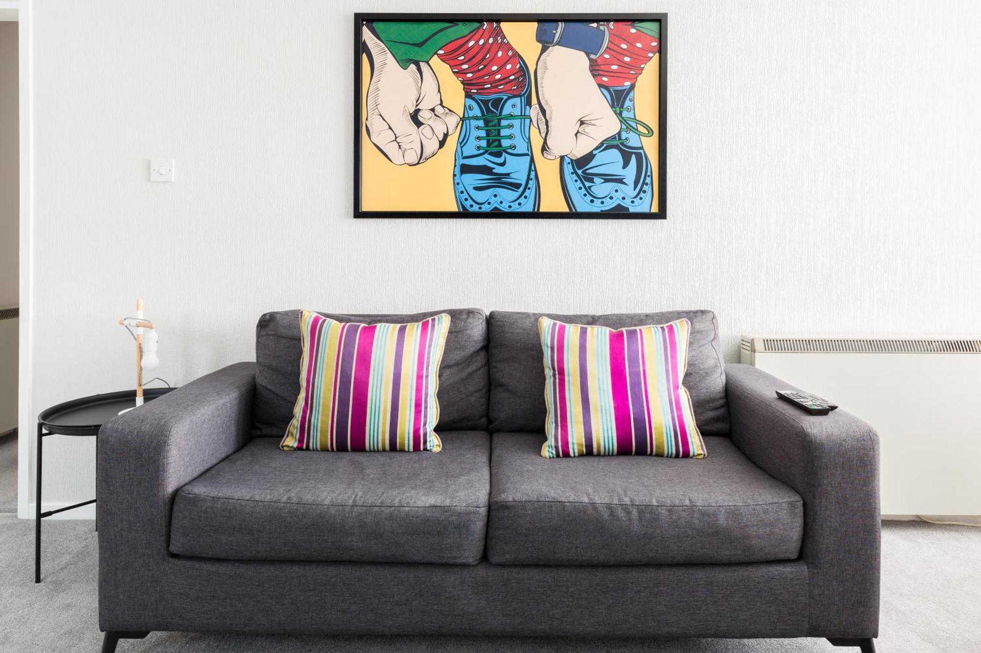 Modern 2-Bedroom Apartments With Free Parking In 利明顿 外观 照片