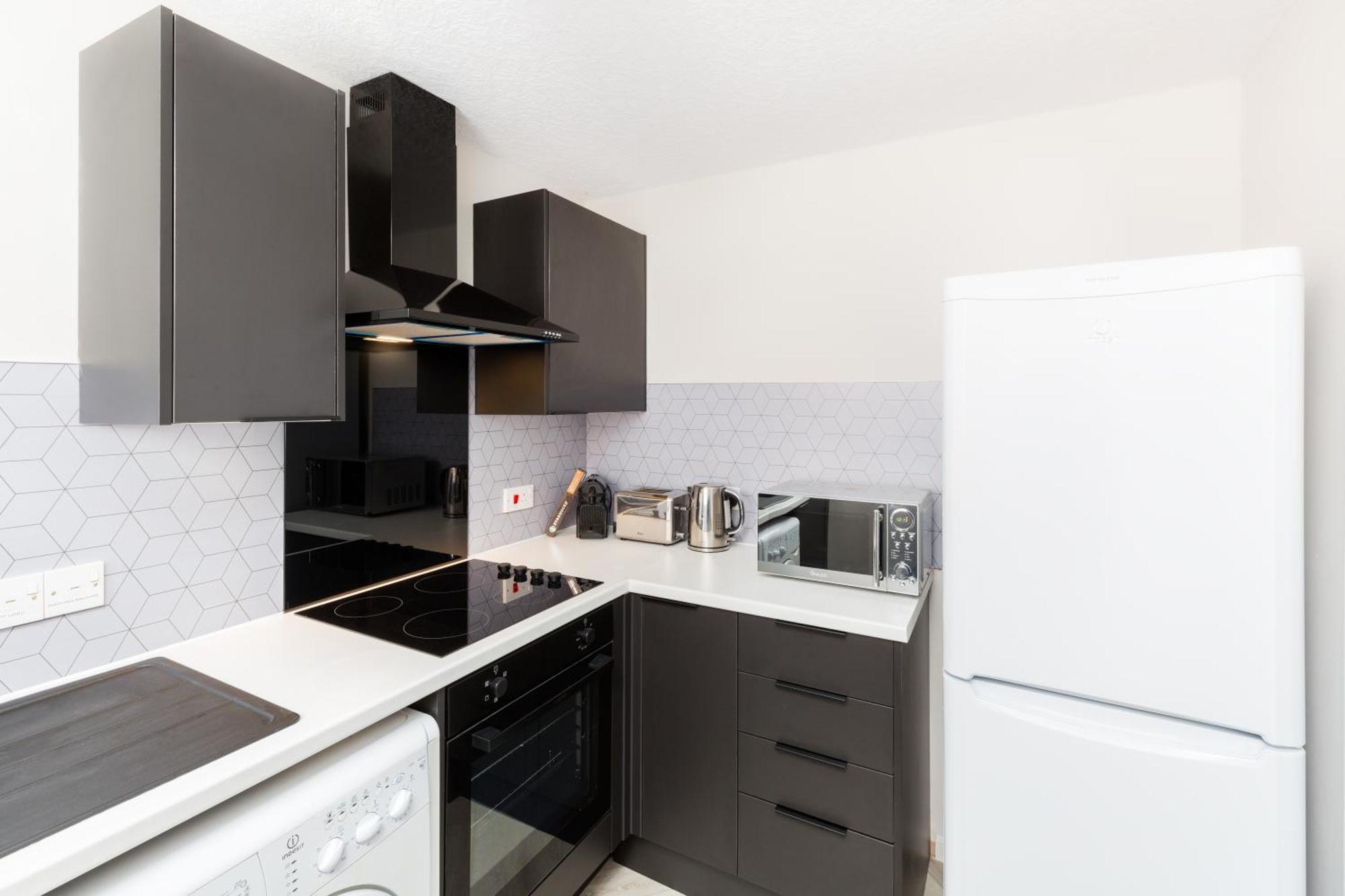 Modern 2-Bedroom Apartments With Free Parking In 利明顿 外观 照片