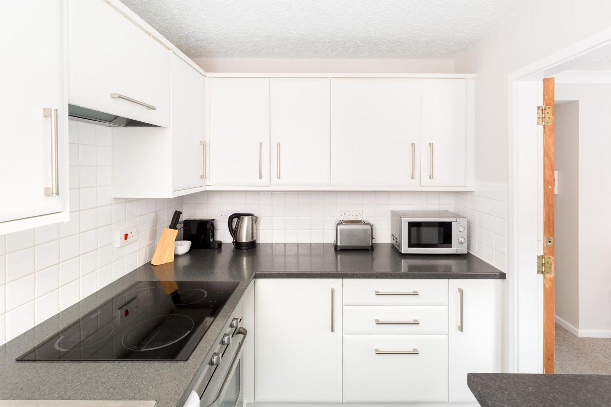 Modern 2-Bedroom Apartments With Free Parking In 利明顿 外观 照片